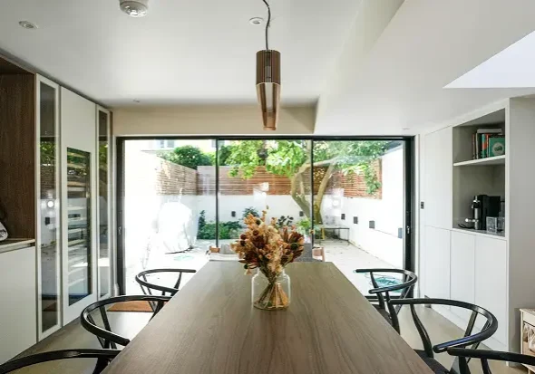 Renovation project in Fulham featuring bespoke refurbishment and elegant interiors.