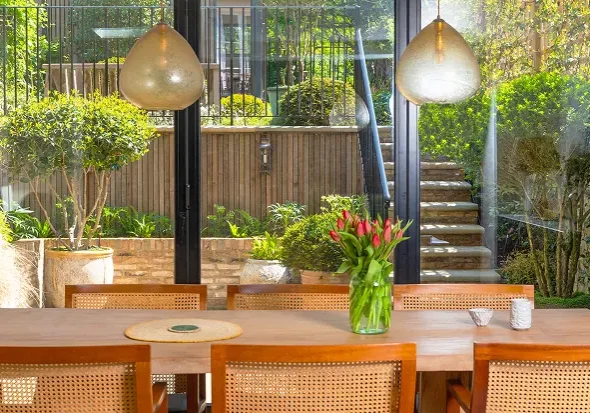 builders in Fulham house extension connecting kitchen and garden